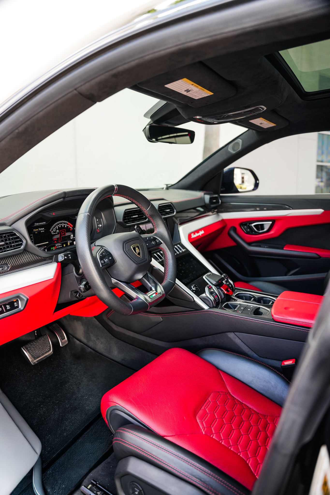 Lamborghini Urus Black - Image 2