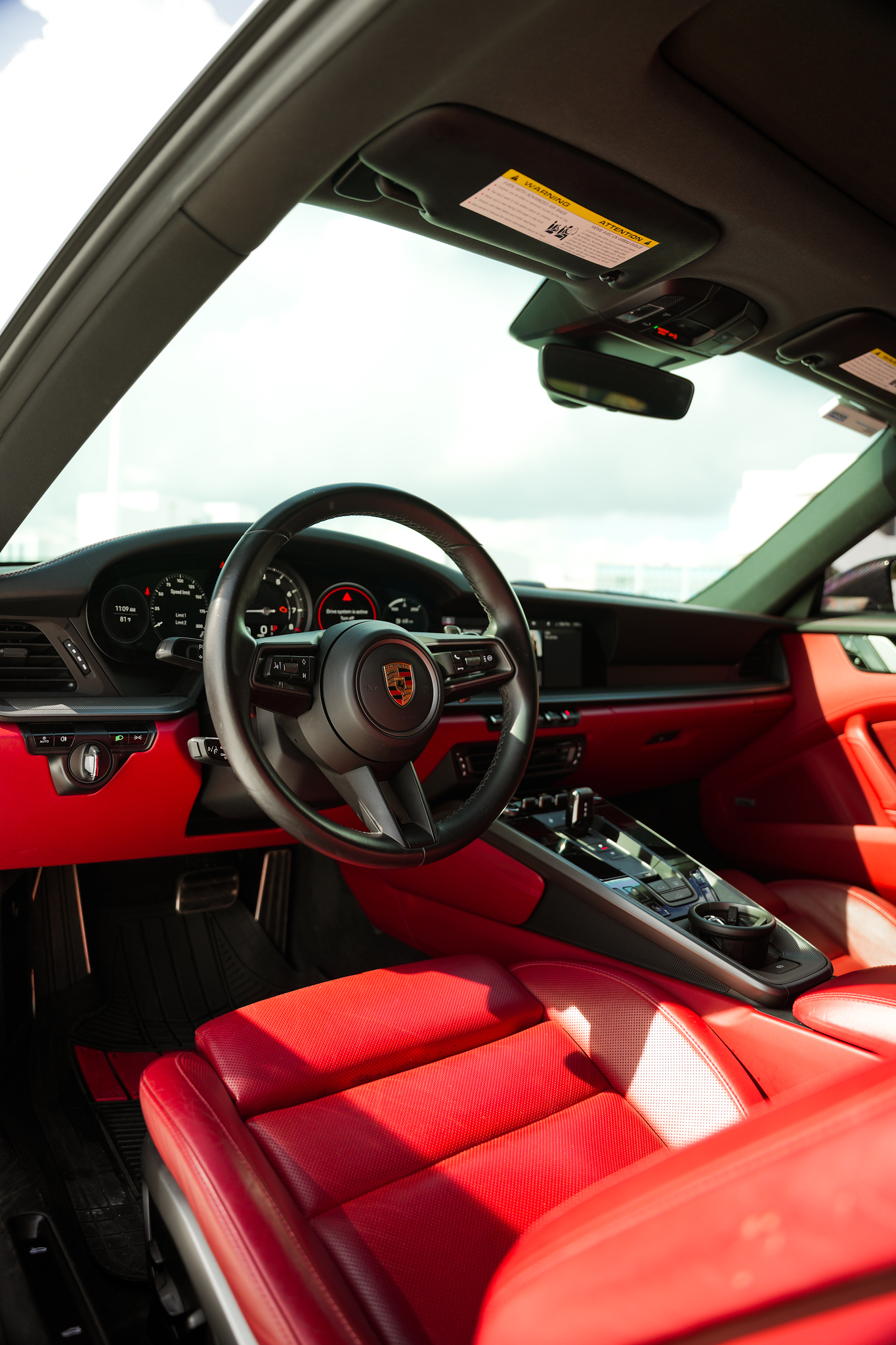 Porsche 911 White - Image 3